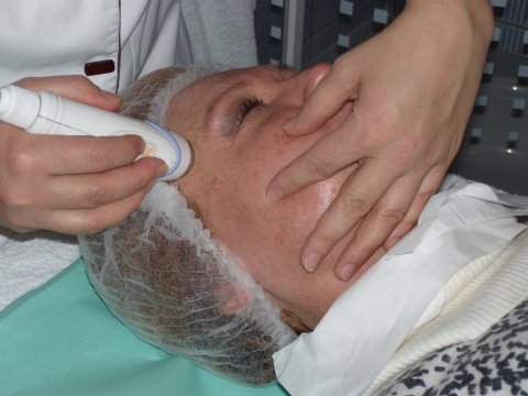 Ošetření přístroji - ukázka na prezentaci